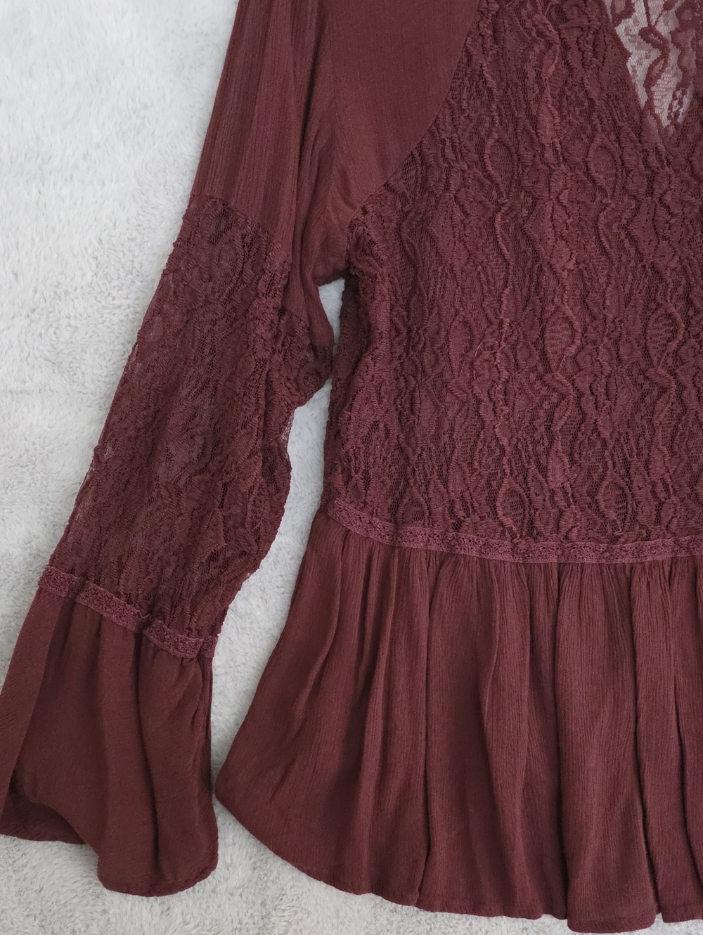 American Eagle Burgundy Lace Bell Sleeve Peplum Boho Top - Picture 8 of 12